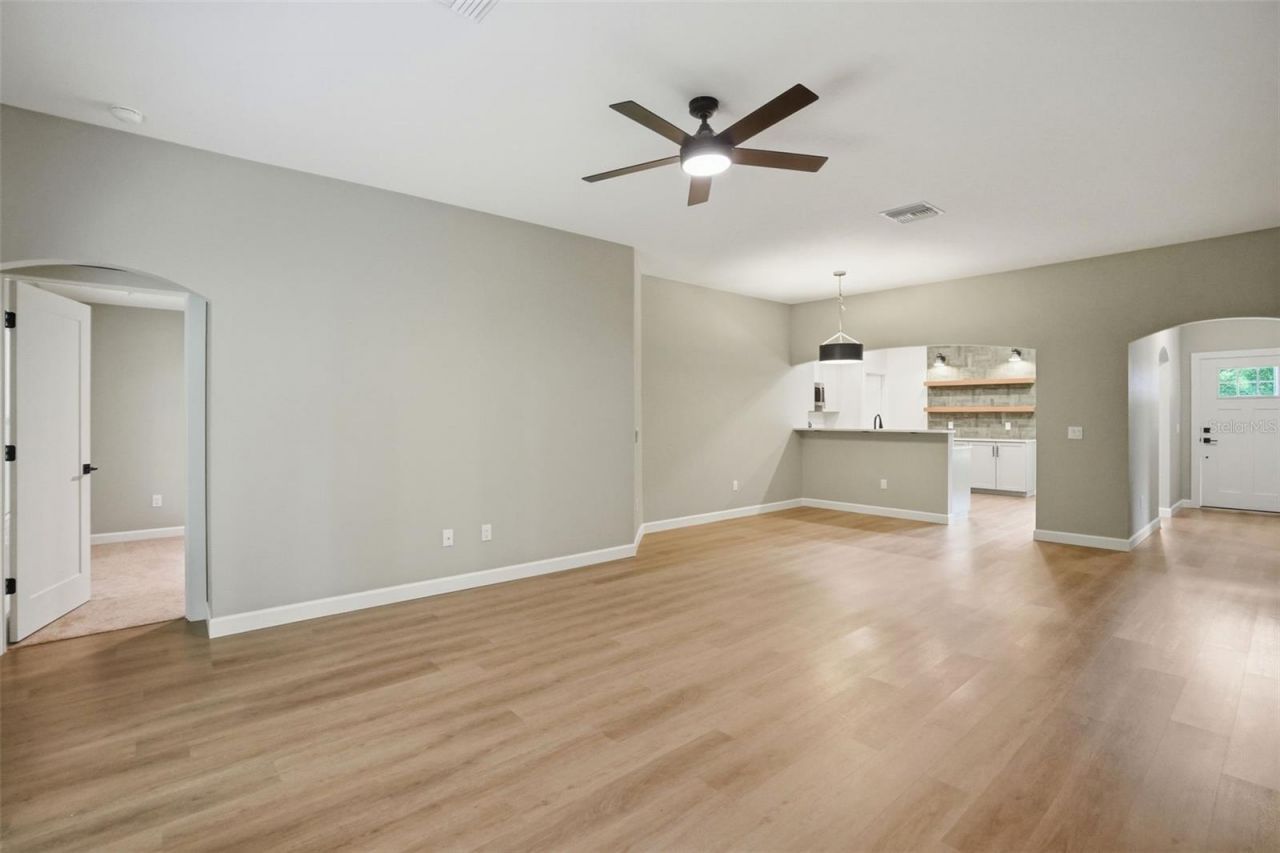352 Garfield , Masaryktown, FL 34604 Photo