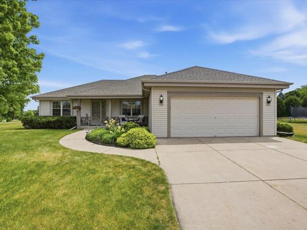 611 Woodland Cir, Waterford, WI 53185