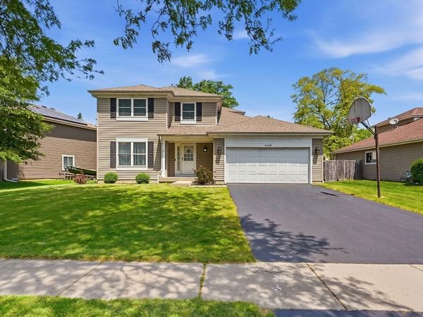 1445 Bridgedale Road , Crystal Lake, IL 60014