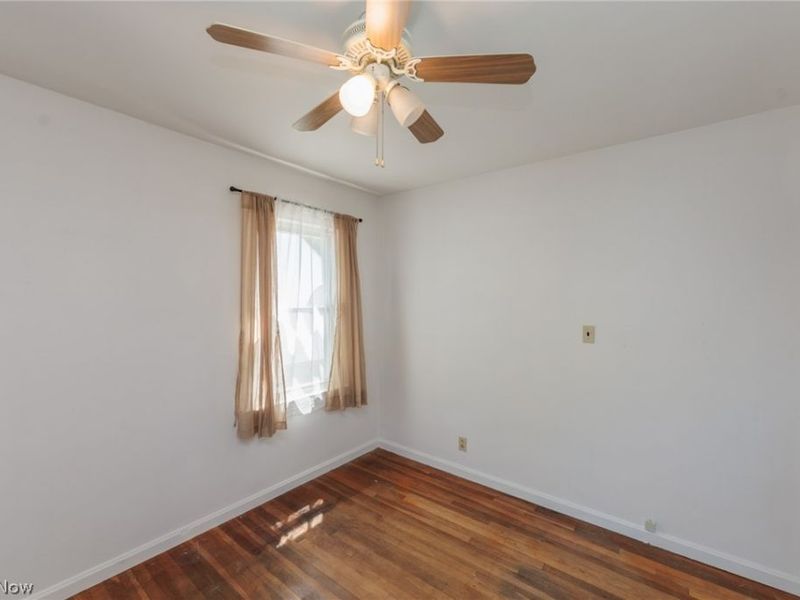 1565 Temple Avenue , Mayfield Heights, OH 44124 Photo 18