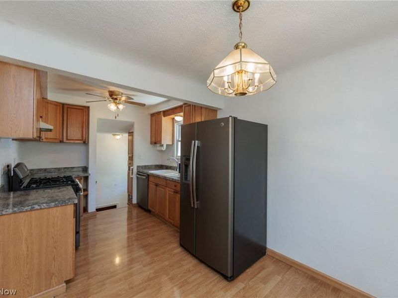 1565 Temple Avenue , Mayfield Heights, OH 44124 Photo 5