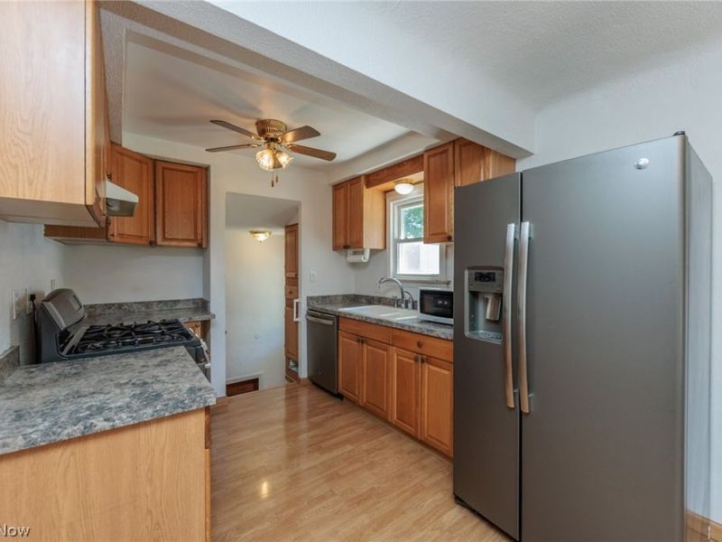 1565 Temple Avenue , Mayfield Heights, OH 44124 Photo 6