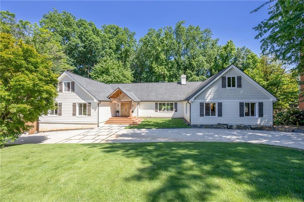 155 Marsh Glen Point, Sandy Springs, GA 30328 Main Photo