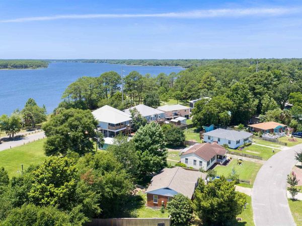 215 Berry Rd, Pensacola, FL 32507