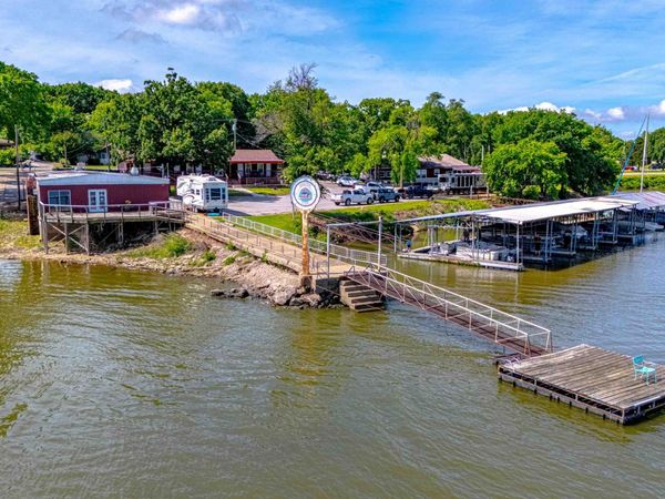 1561 110th Street NW, Grove, OK 74344