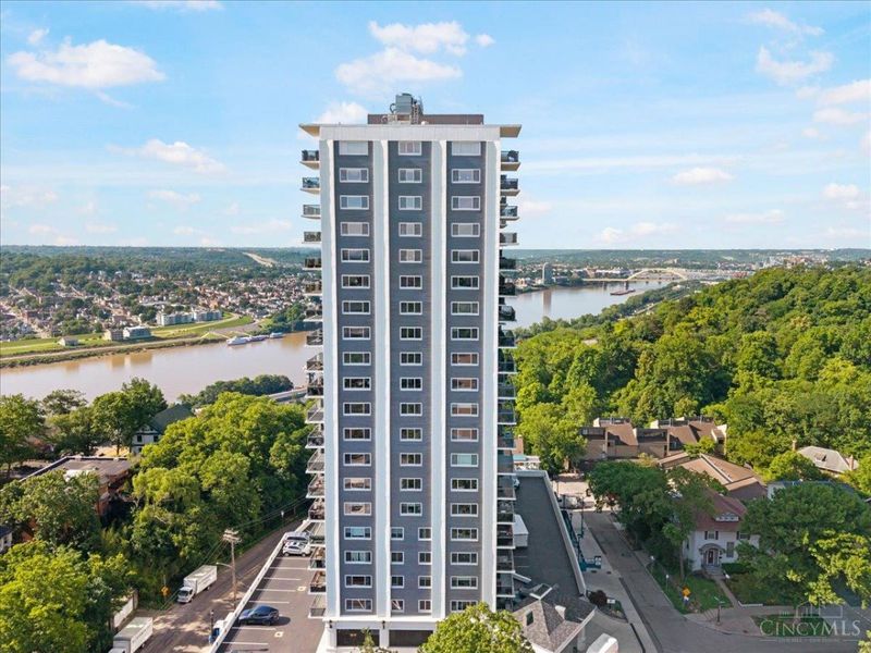2200 Victory Parkway, Unit 2504, Cincinnati, OH 45206 Photo 2