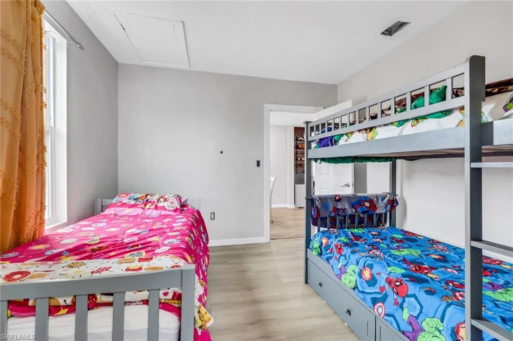 341 Golden Gate Blvd E, Naples, FL 34120 Photo