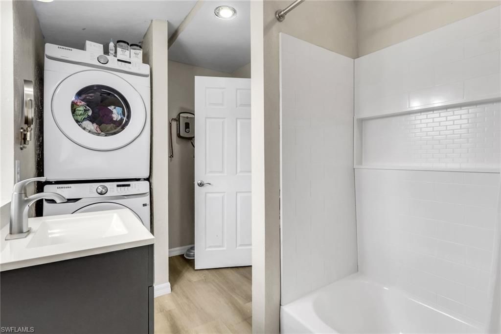 341 Golden Gate Blvd E, Naples, FL 34120 Photo