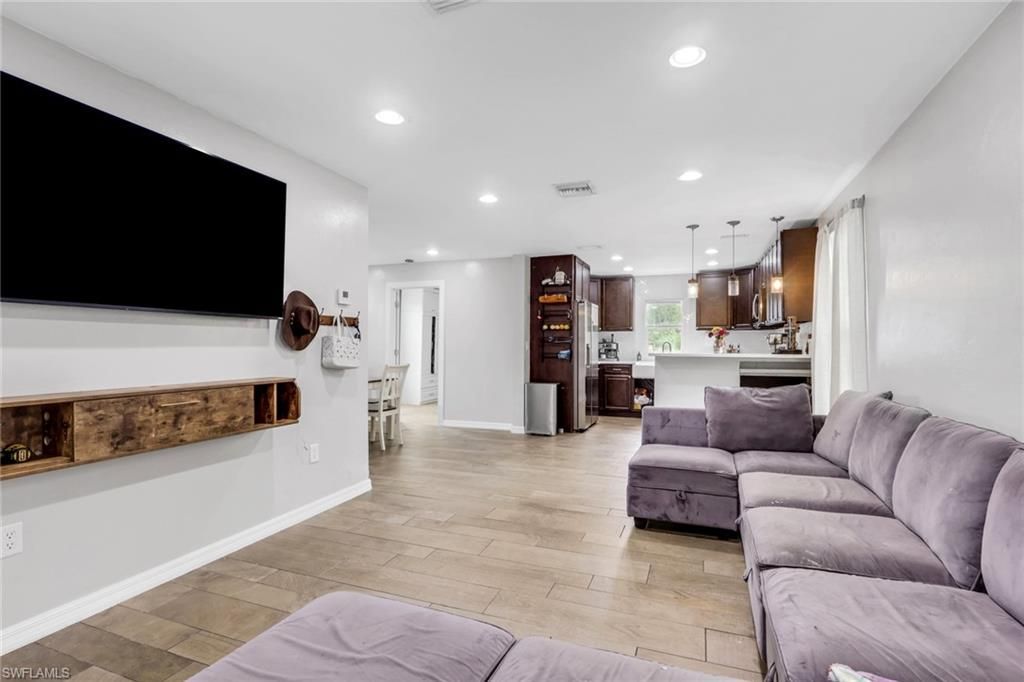 341 Golden Gate Blvd E, Naples, FL 34120 Photo