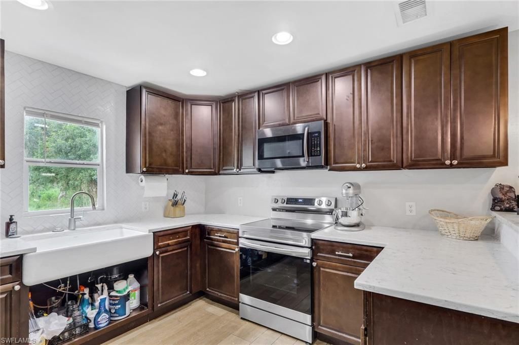 341 Golden Gate Blvd E, Naples, FL 34120 Photo