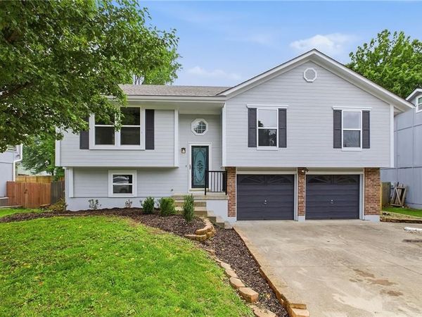 1130 SW Eastman Court, Blue Springs, MO 64015
