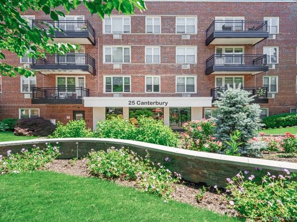25 Canterbury Road , Unit 1M, Great Neck, NY 11021