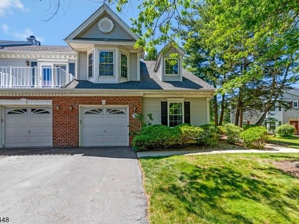 34 Topaz Dr, Franklin, NJ 08823