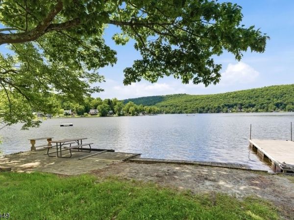 55 Cottage Ave, Frankford, NJ 07826