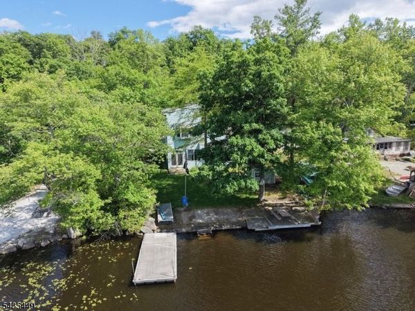 55 Cottage Ave, Frankford, NJ 07826