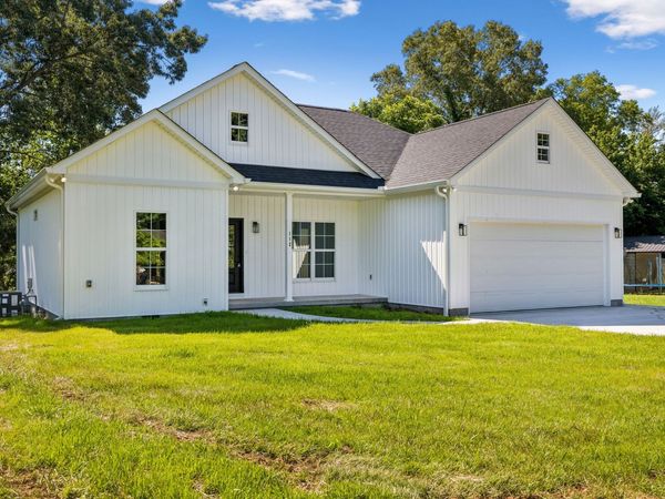 112 Rogers Ave , Winchester, TN 37398