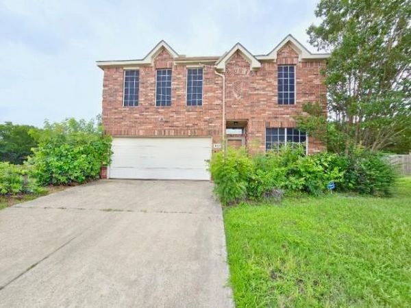 610 Juniper Drive , Arlington, TX 76018
