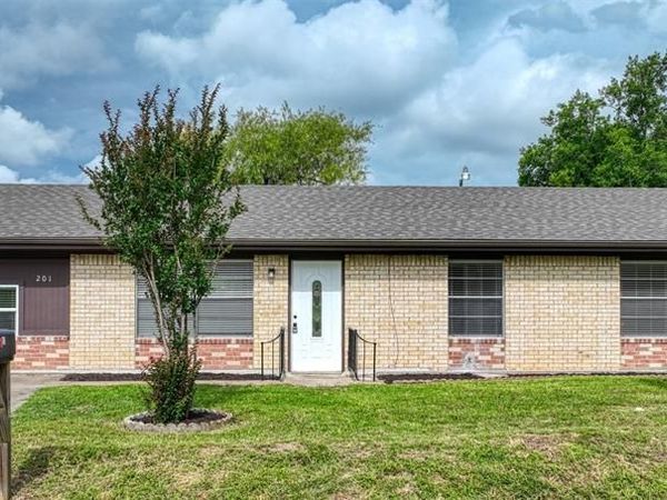 201 MCLENDON, Mexia, TX 76667