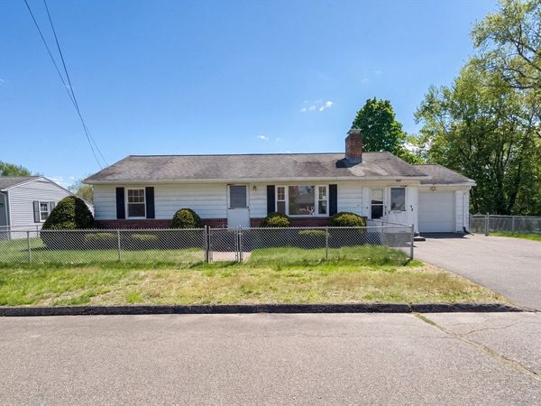 41 Hicks St, Chicopee, MA 01020