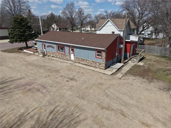 550 US Highway 14 , Walnut Grove, MN 56180