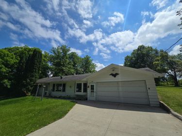 321 E Scharf Avenue, Vergas, MN 56587