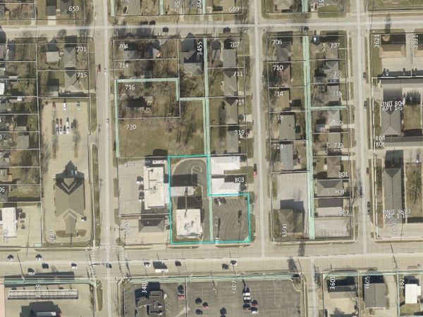 3414 Mt Vernon Road SE, Cedar Rapids, IA 52403