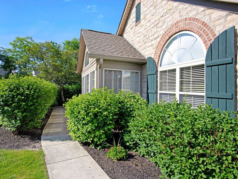 7390 Falls View Circle , Delaware, OH 43015 Photo 3