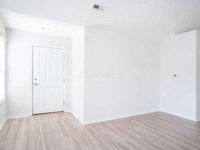 7390 Falls View Circle , Delaware, OH 43015 Photo 6