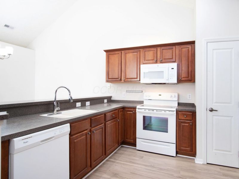 7390 Falls View Circle , Delaware, OH 43015 Photo 9