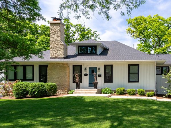 1045 N 5th Avenue, St. Charles, IL 60174