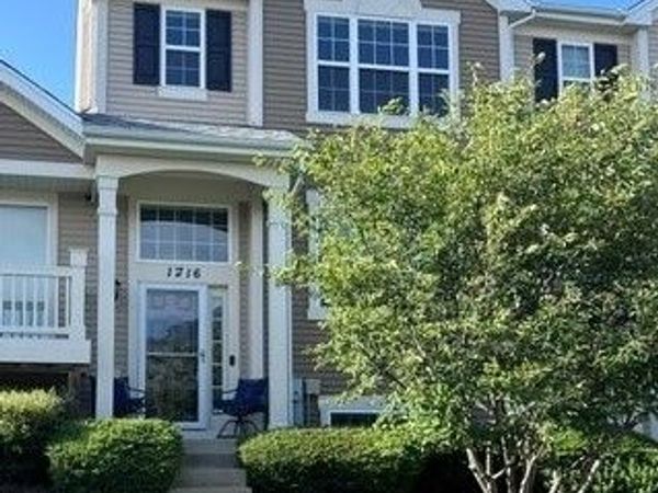 1716 Windward Drive, Unit 1716, Pingree Grove, IL 60140