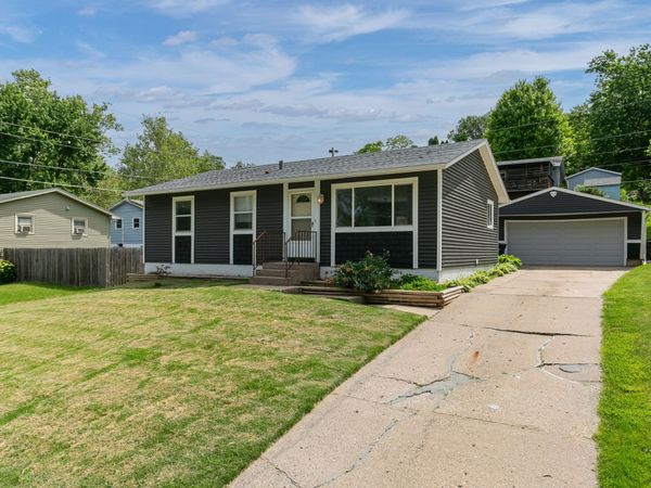 8217 8th Street W, Rock Island, IL 61201