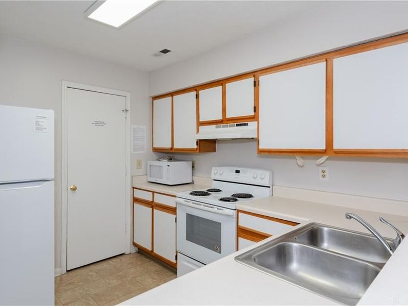 978 Irving Avenue, Unit 25, Dayton, OH 45419 Photo 13