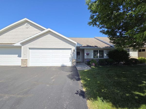 1980 TIMBERLINE DRIVE, Oshkosh, WI 54904