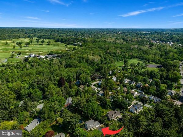 6113 W MILL ROAD, FLOURTOWN, PA 19031