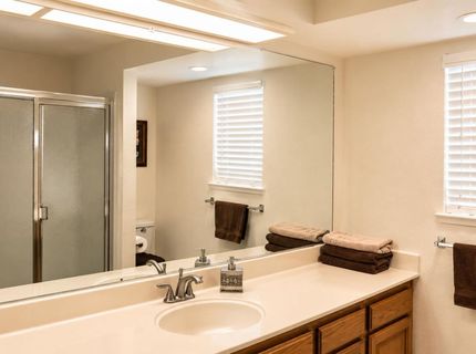 8523 Daimler Way, Sacramento, CA 95828 Photo