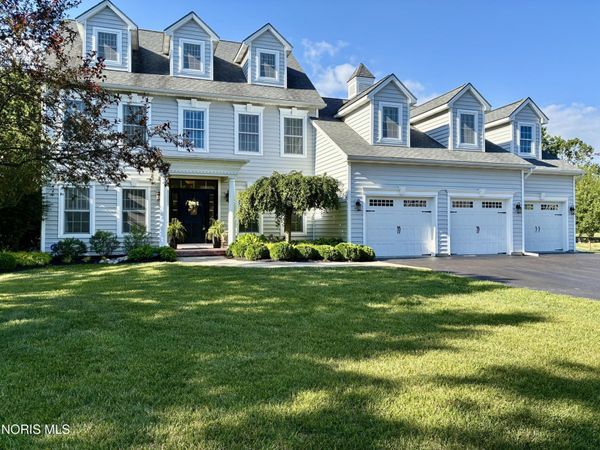 7935 Rockridge Drive, Maumee, OH 43537