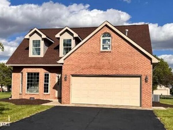 1302 Wedgewood Drive , Fostoria, OH 44830