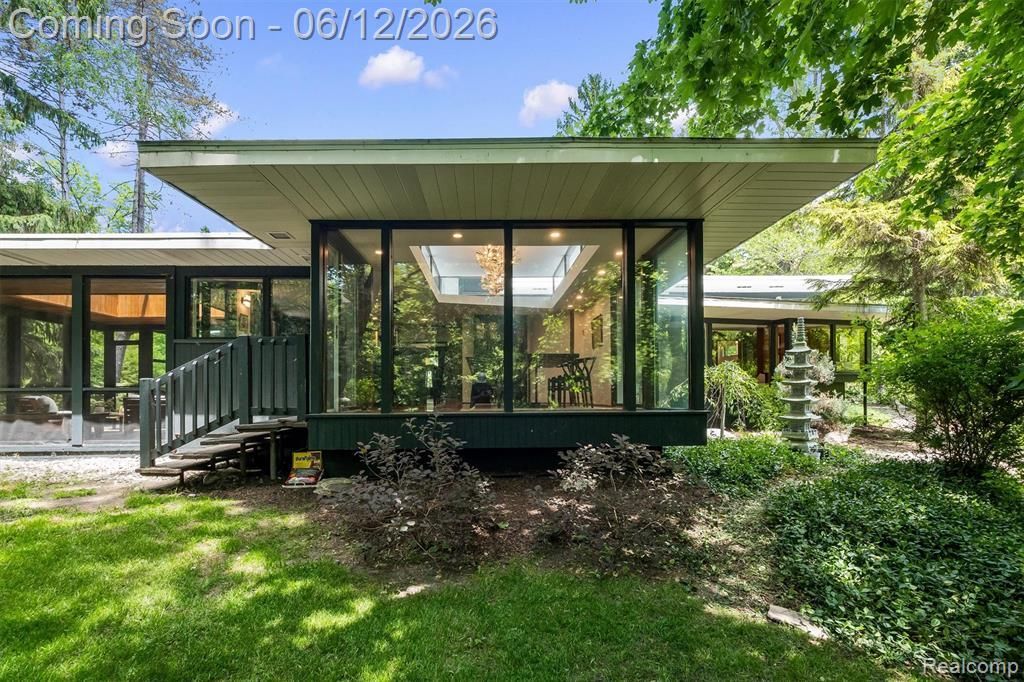 3954 N Ellamae Road, Oakland Township, MI 48363 Main Photo