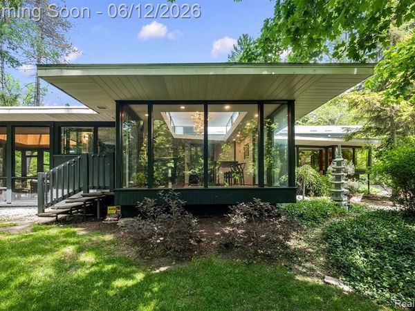3954 N Ellamae Road, Oakland Twp, MI 48363