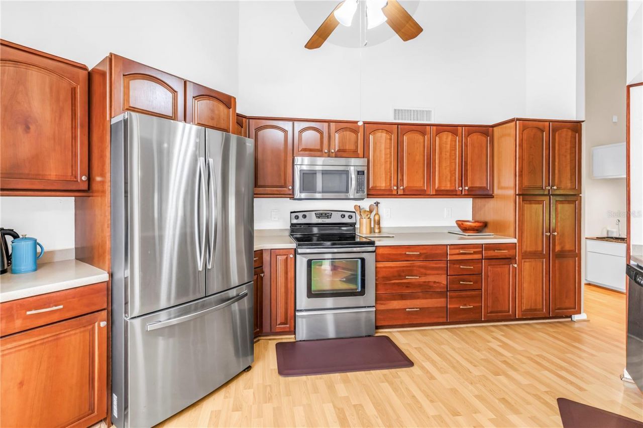 10495 Longwood Drive , Seminole, FL 33777 Photo