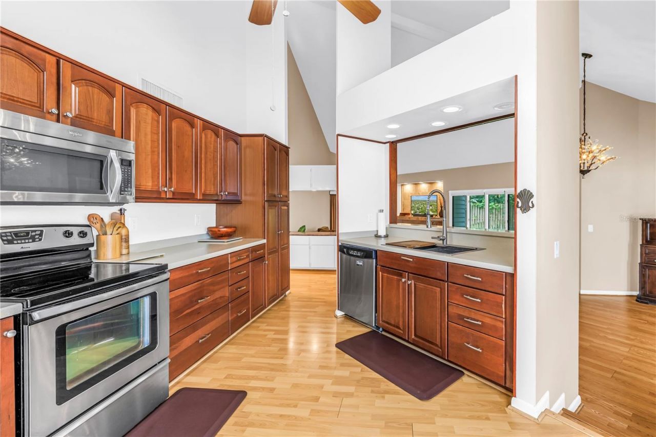 10495 Longwood Drive , Seminole, FL 33777 Photo