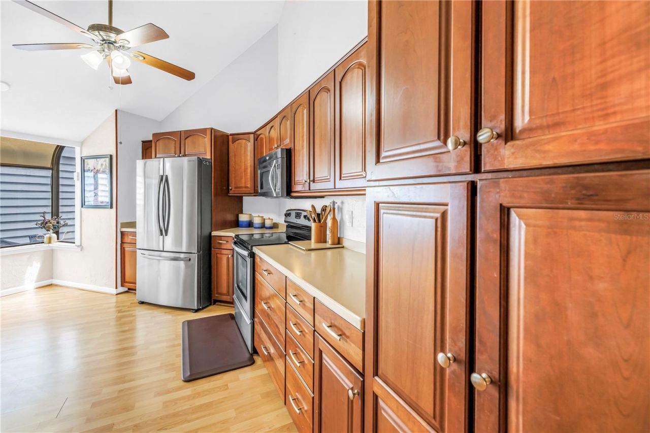 10495 Longwood Drive , Seminole, FL 33777 Photo