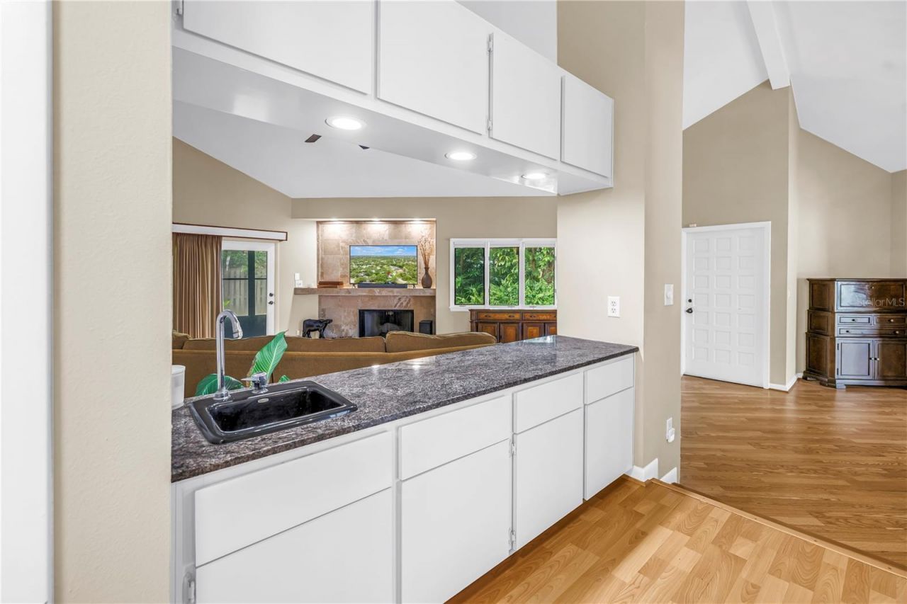 10495 Longwood Drive , Seminole, FL 33777 Photo