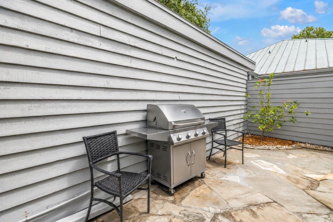10495 Longwood Drive , Seminole, FL 33777 Photo