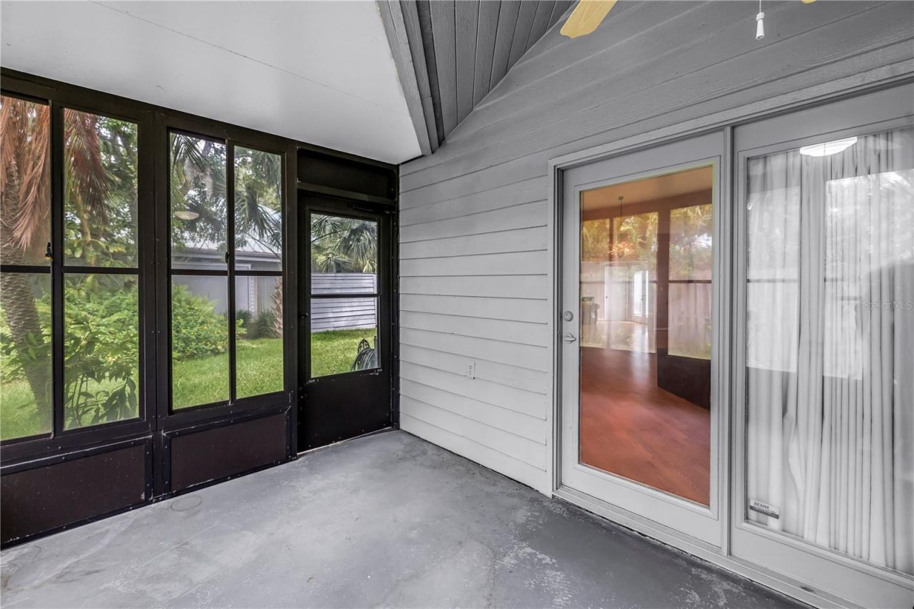 10495 Longwood Drive , Seminole, FL 33777 Photo