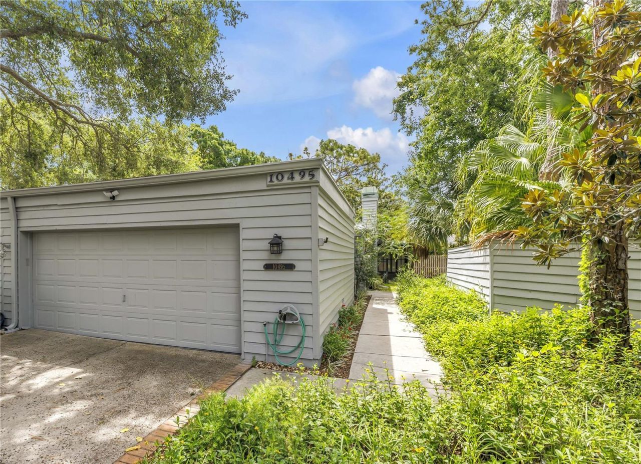 10495 Longwood Drive , Seminole, FL 33777 Photo