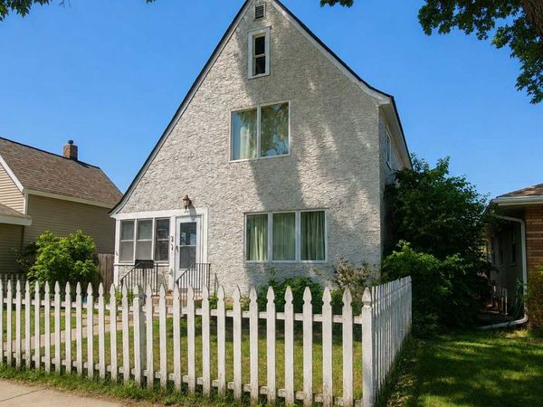 412 4th Avenue S, South Saint Paul, MN 55075