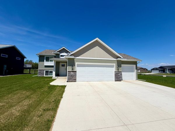 1805 12th Avenue NE, Austin, MN 55912