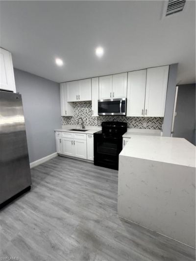 4375 Golden Gate Pkwy , Naples, FL 34116 Photo